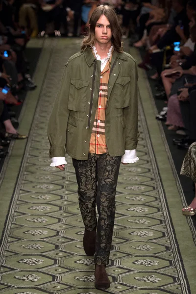 Look 37
